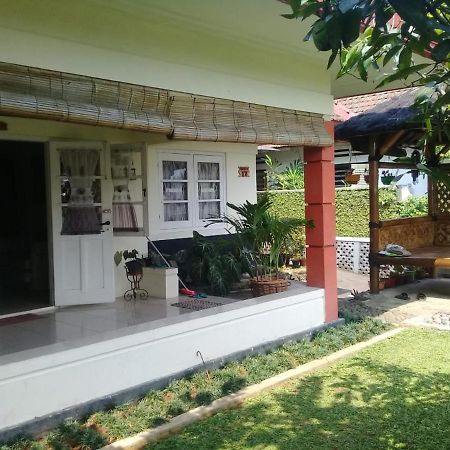 Poetri Guest House Syariah Near Kebun Raya Bogor Ngoại thất bức ảnh