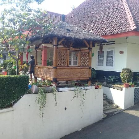 Poetri Guest House Syariah Near Kebun Raya Bogor Ngoại thất bức ảnh