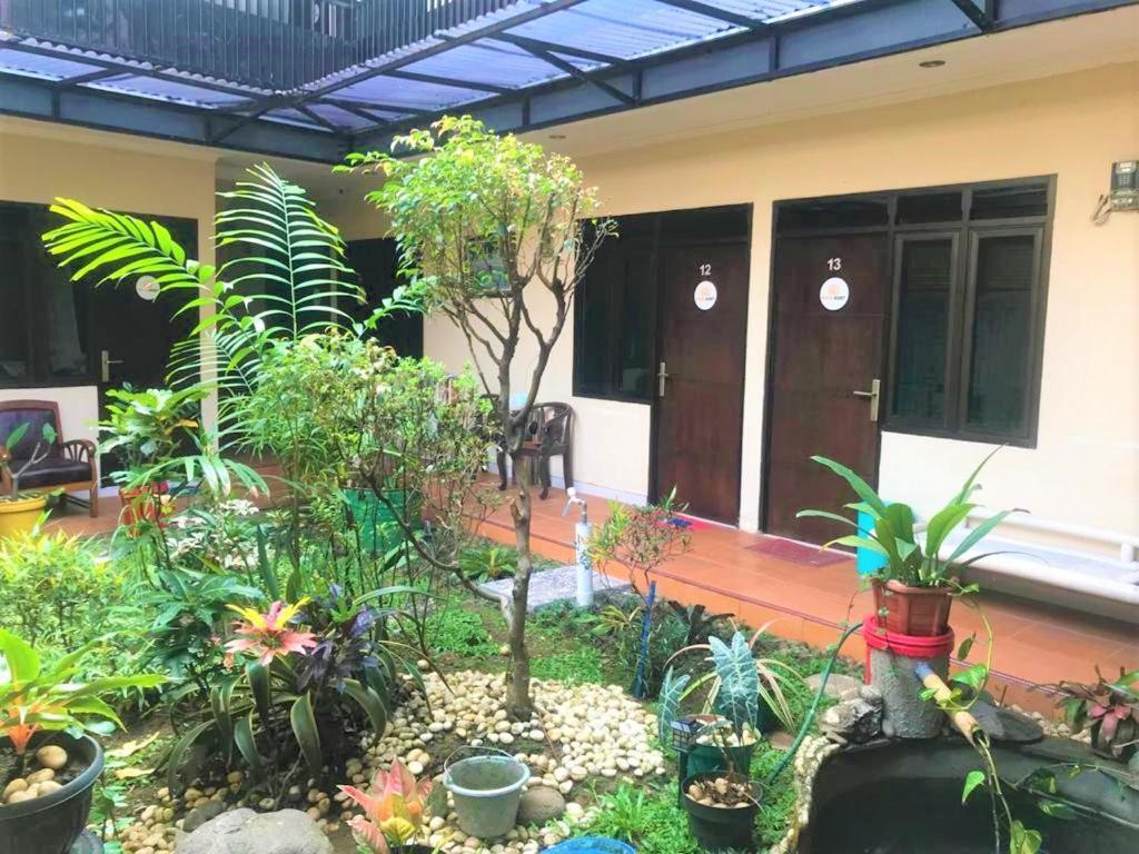 Poetri Guest House Syariah Near Kebun Raya Bogor Ngoại thất bức ảnh